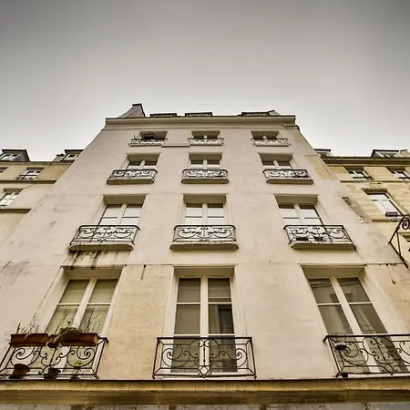 New&renovated Cosy Flat In The Marais !!! 4pers Appartamento
