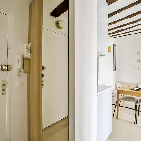 New&renovated Cosy Flat In The Marais !!! 4pers Appartamento